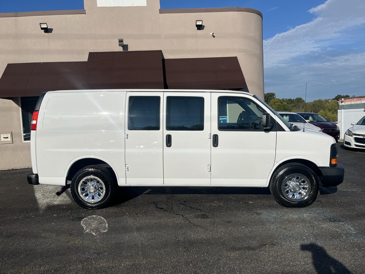 Chevrolet Express 1500 AWD Cargo 2011