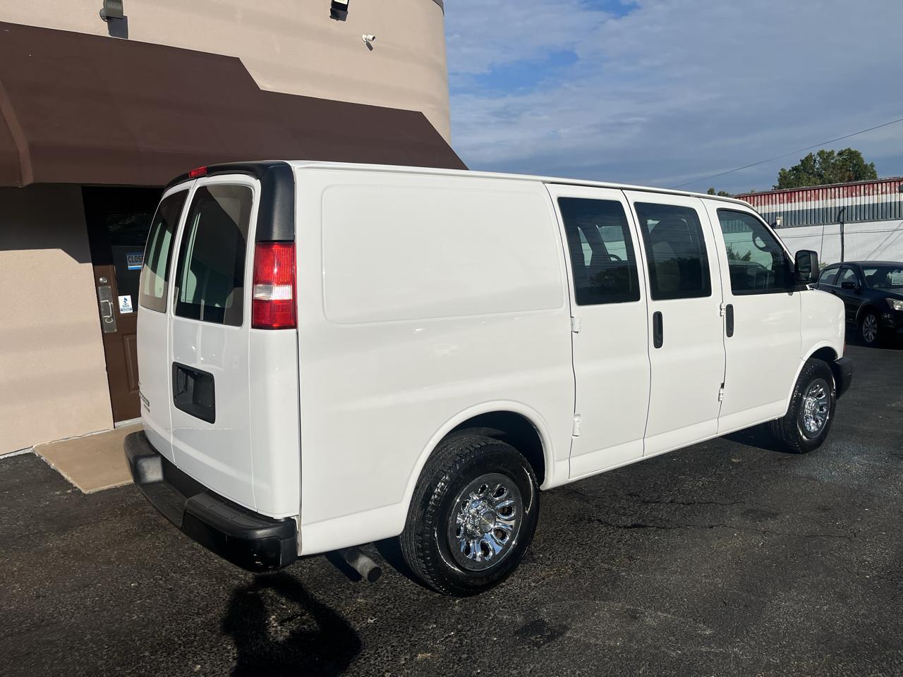 Chevrolet Express 1500 AWD Cargo 2011