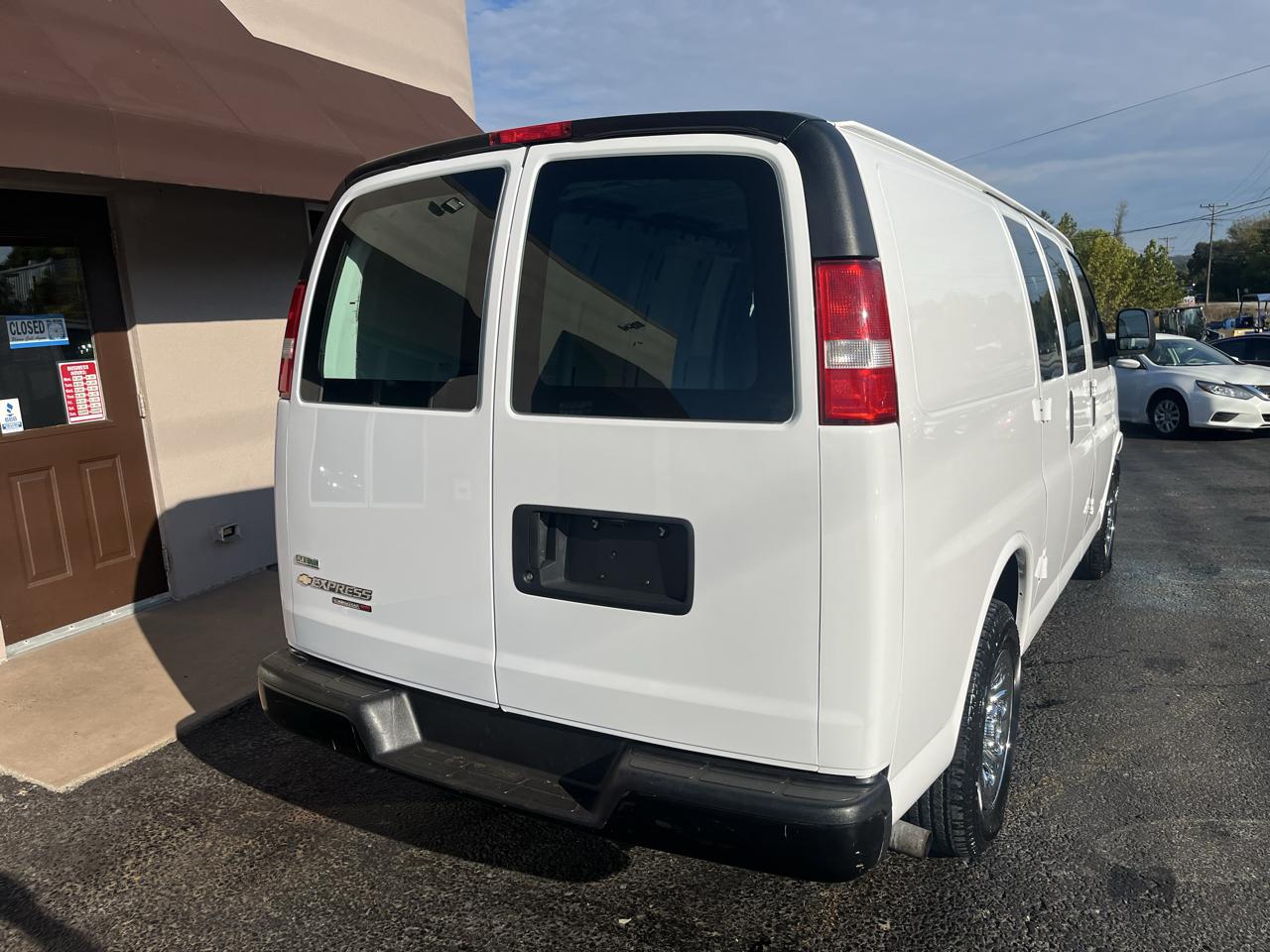 Chevrolet Express 1500 AWD Cargo 2011