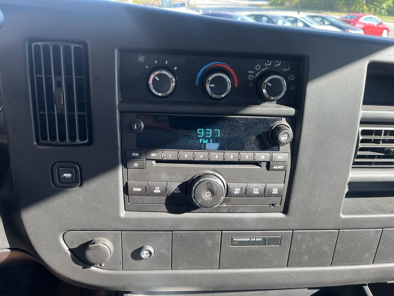 Chevrolet Express 1500 AWD Cargo 2011