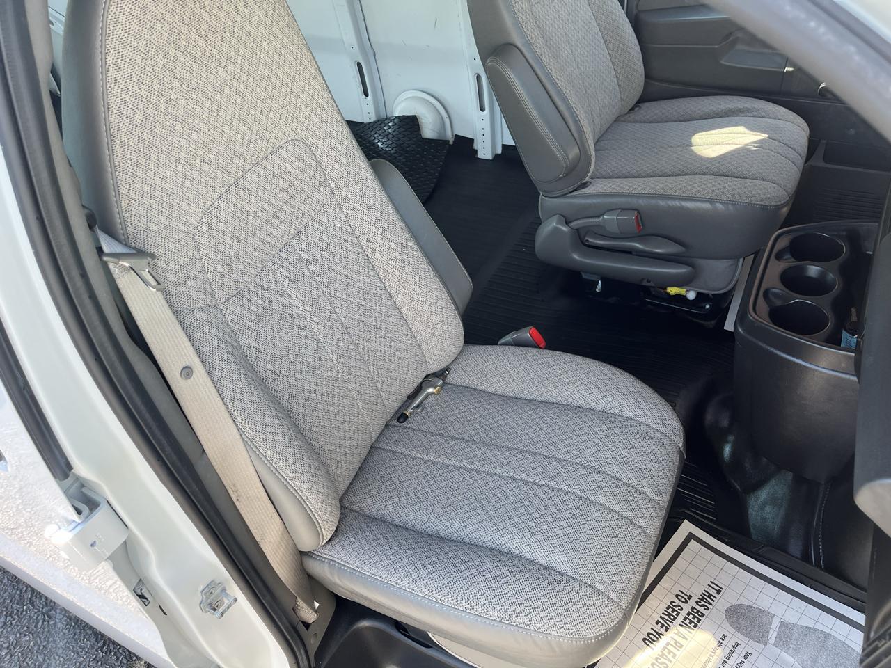 Chevrolet Express 1500 AWD Cargo 2011