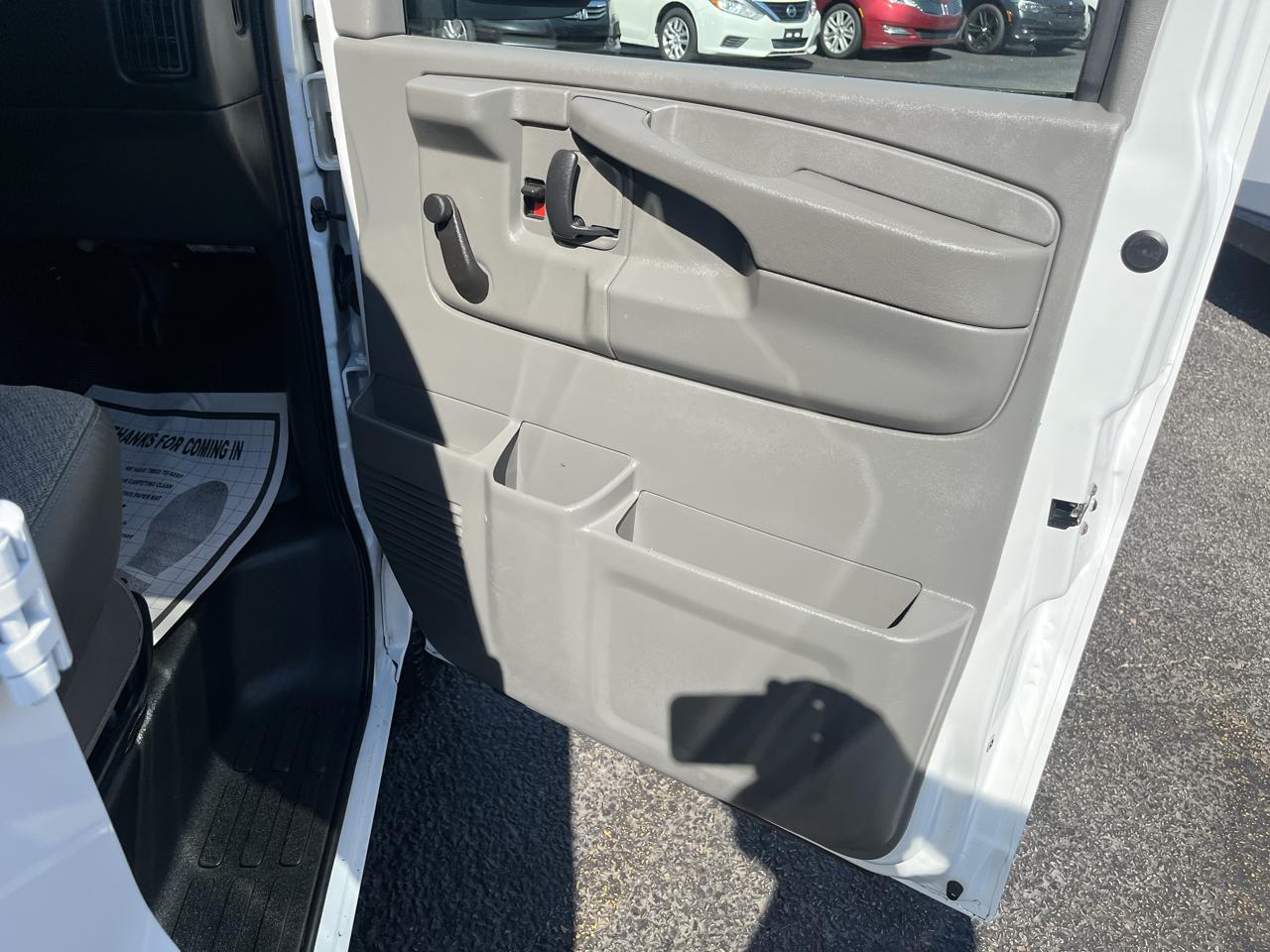 Chevrolet Express 1500 AWD Cargo 2011