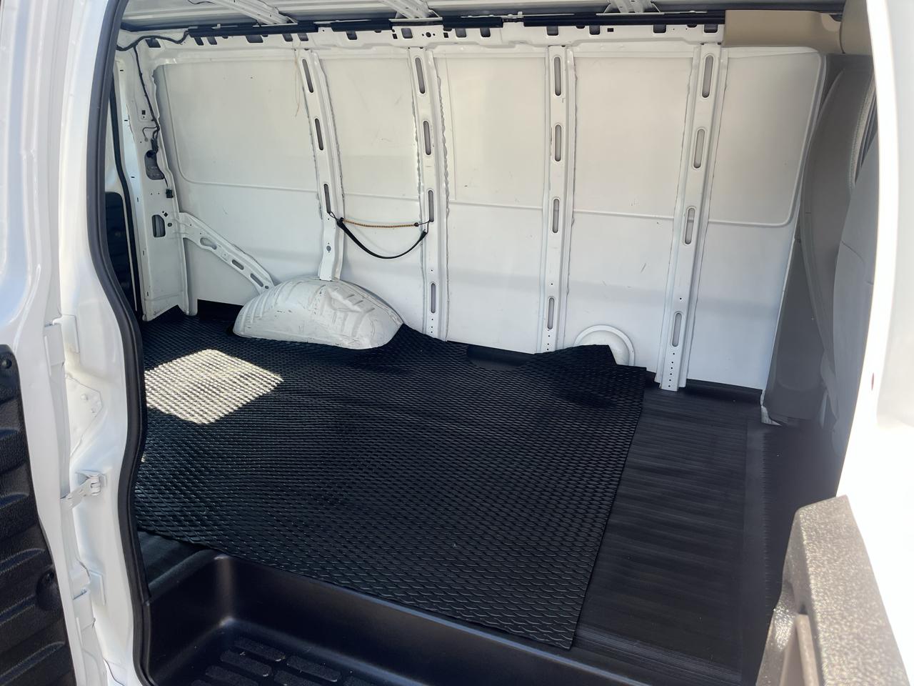 Chevrolet Express 1500 AWD Cargo 2011