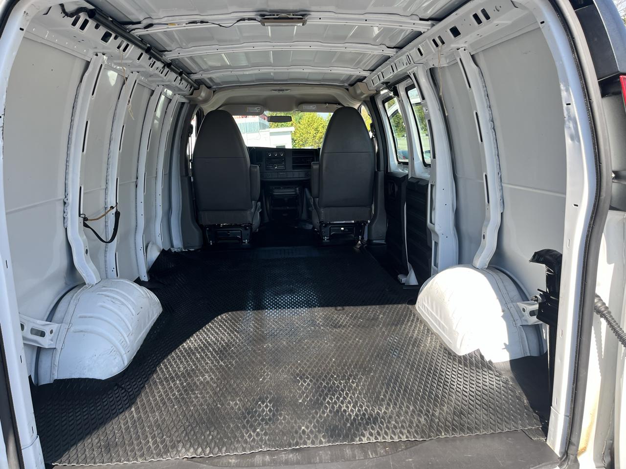 Chevrolet Express 1500 AWD Cargo 2011
