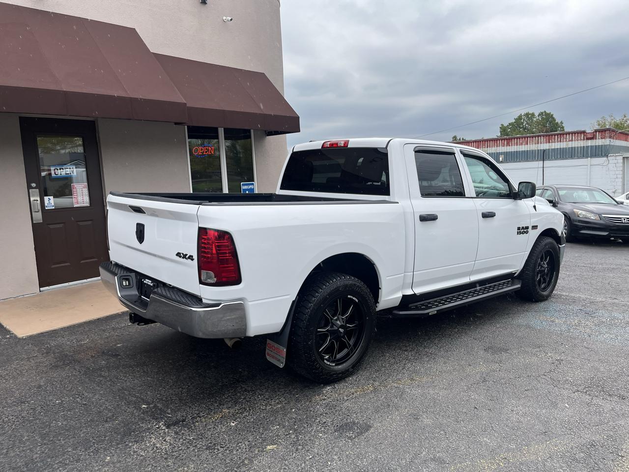 RAM 1500 SLT Crew Cab 4WD SWB 2015