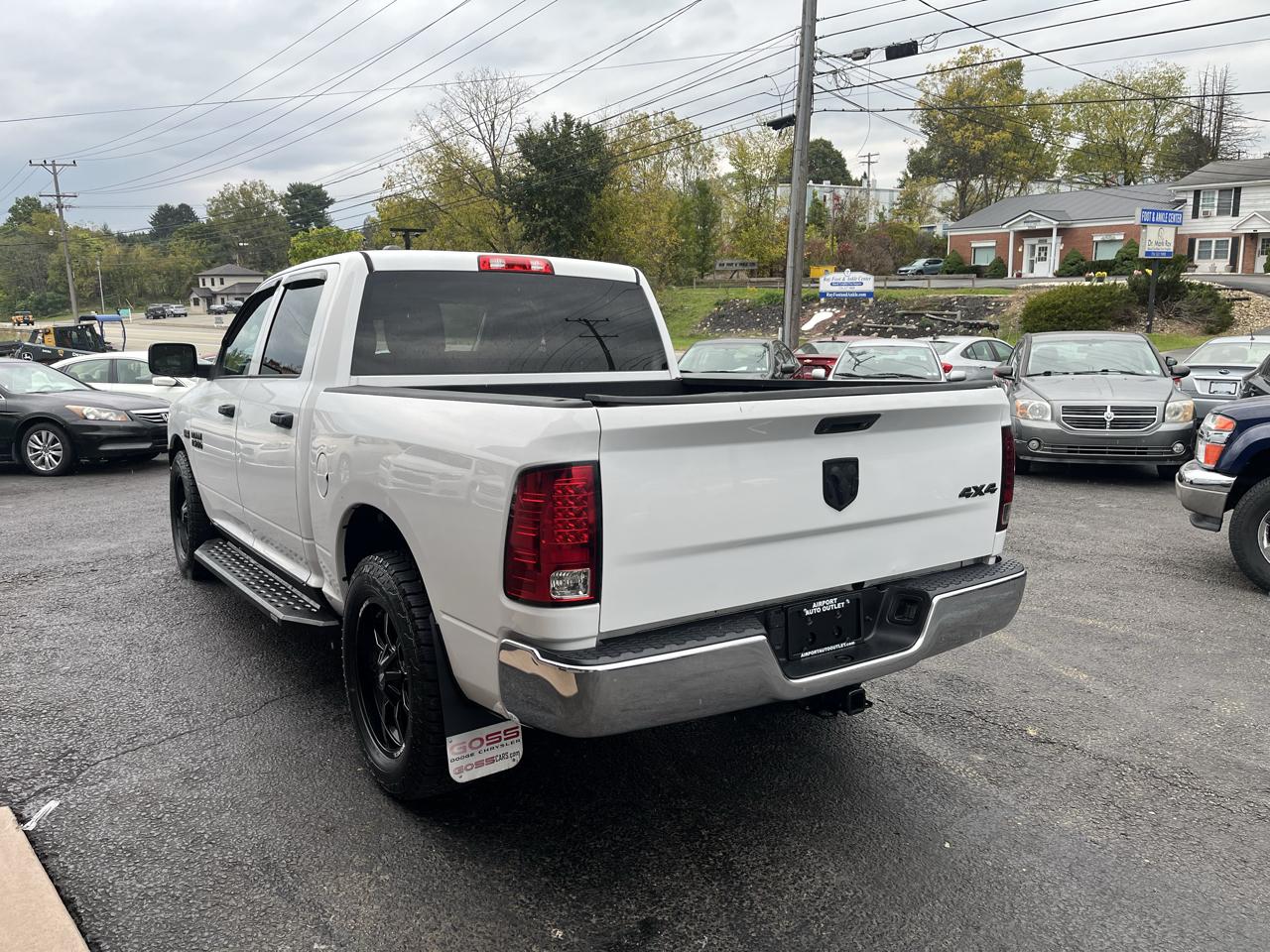 RAM 1500 SLT Crew Cab 4WD SWB 2015
