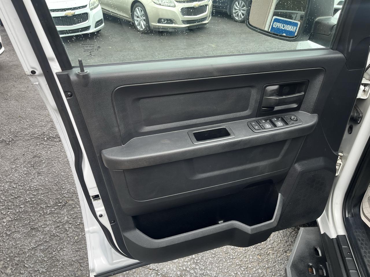 RAM 1500 SLT Crew Cab 4WD SWB 2015
