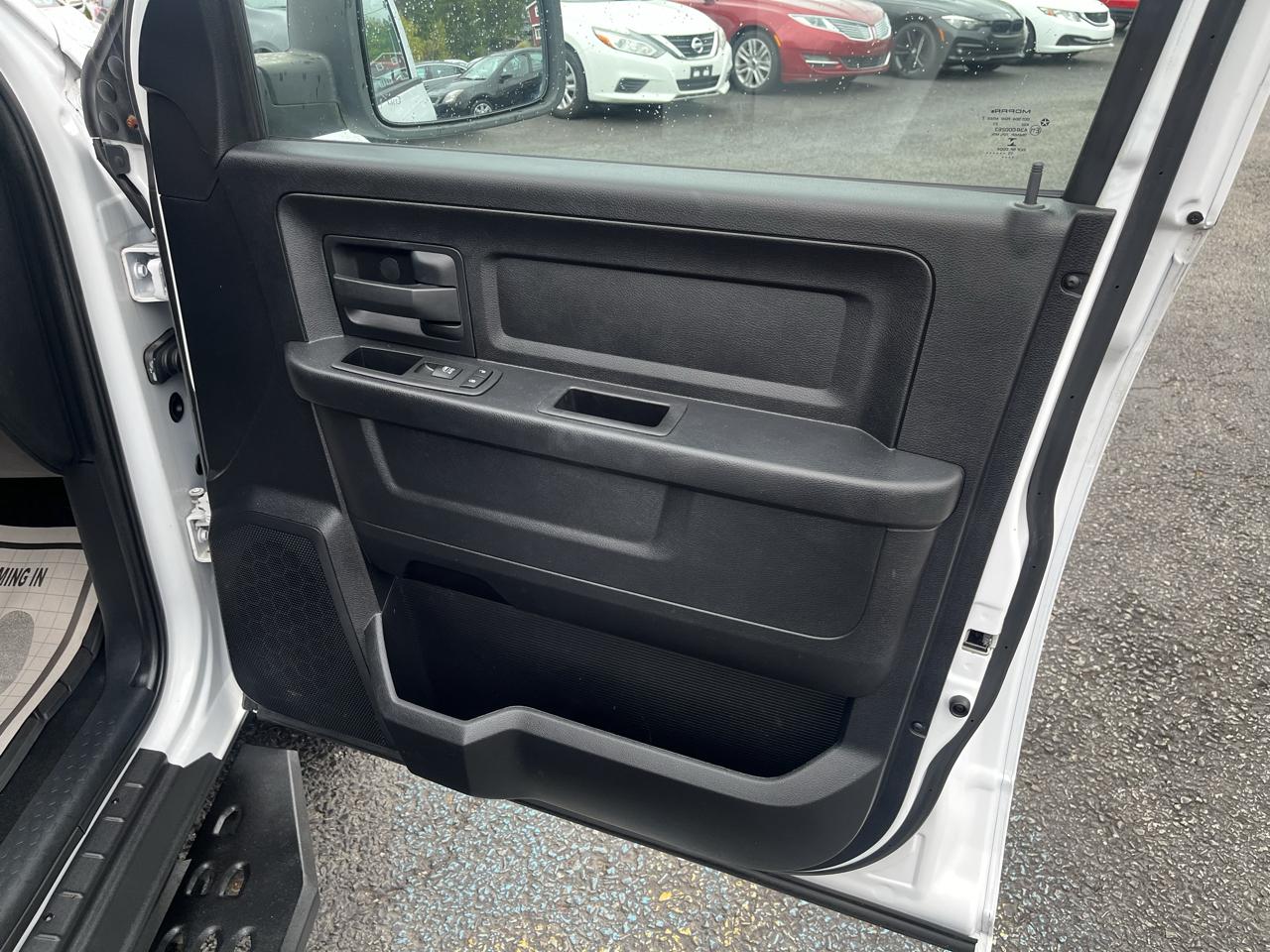RAM 1500 SLT Crew Cab 4WD SWB 2015