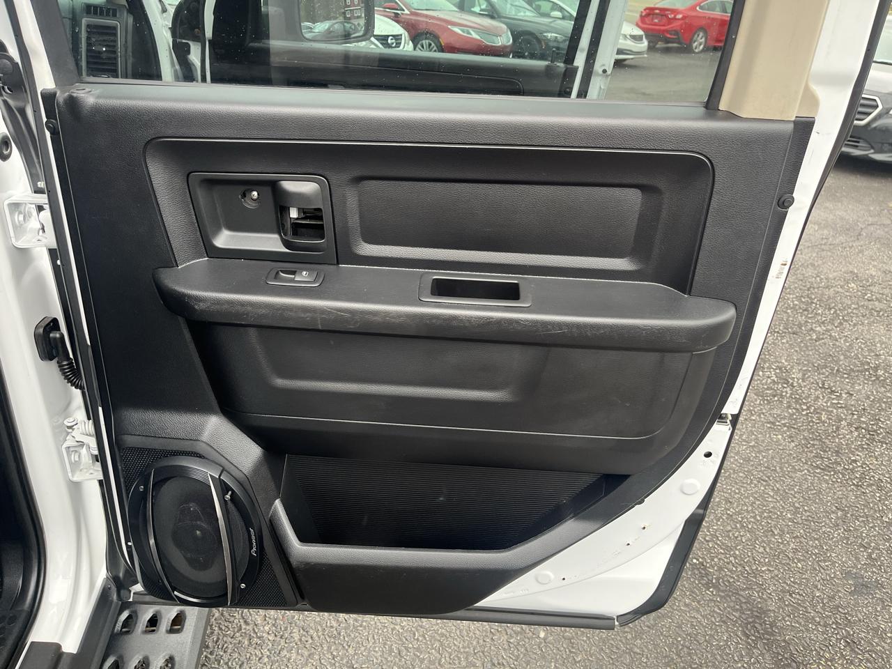 RAM 1500 SLT Crew Cab 4WD SWB 2015