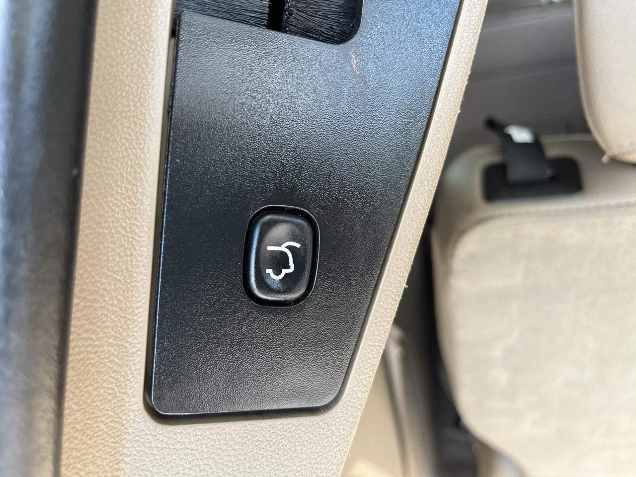 Chrysler Town & Country Touring-L 2013