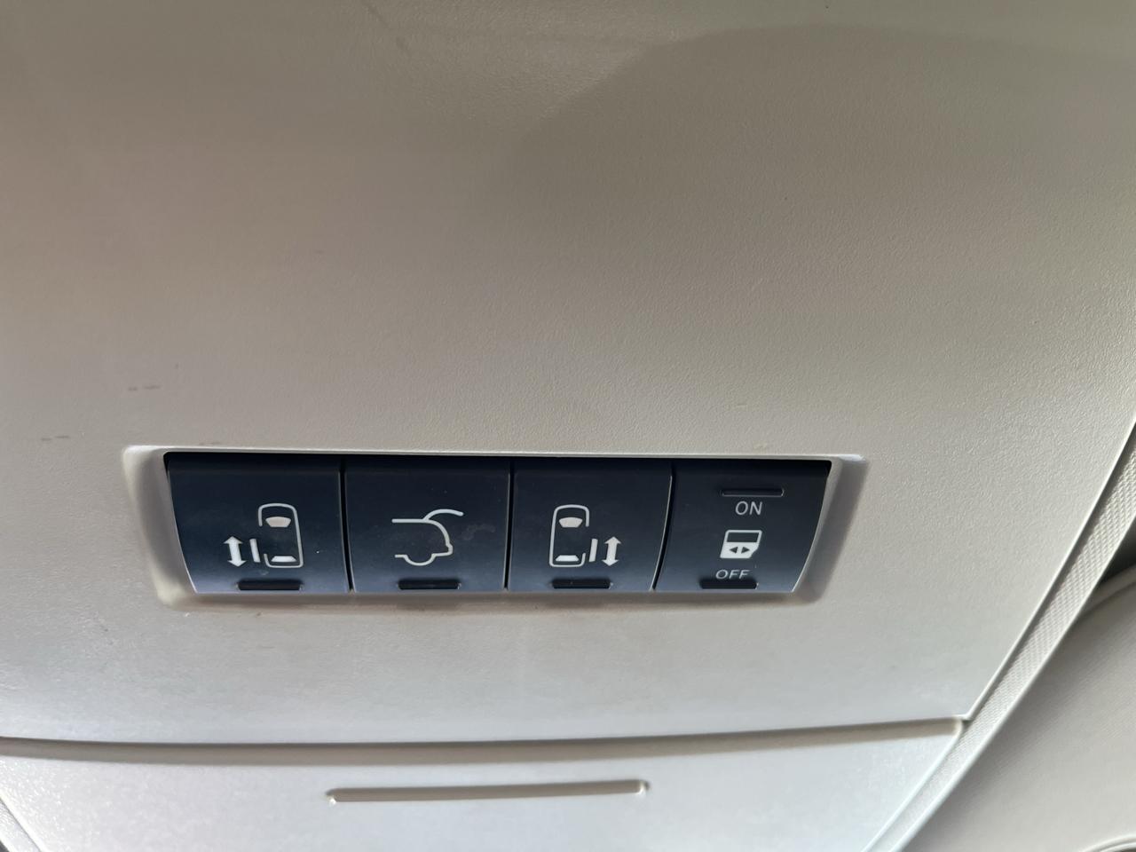 Chrysler Town & Country Touring-L 2013