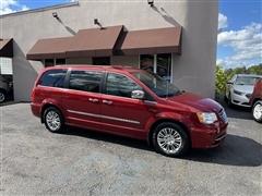 2013 Chrysler Town & Country 
