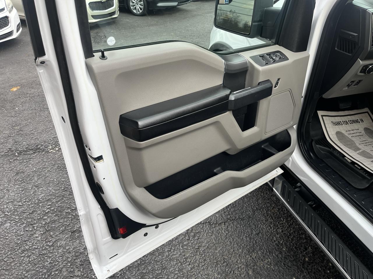 Ford F-150 XLT SuperCab Short Bed 4WD 2018
