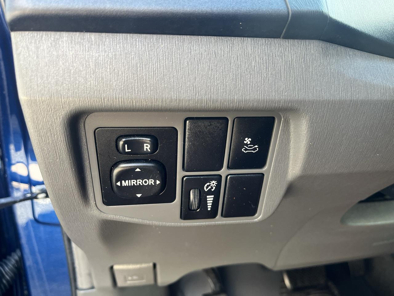 Toyota Prius Prius V 2010