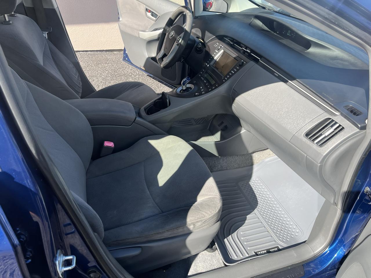 Toyota Prius Prius V 2010