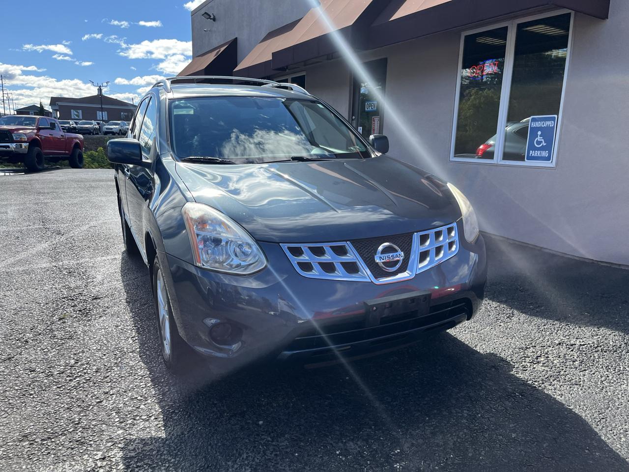 Nissan Rogue SV 4D SUV AWD 2013
