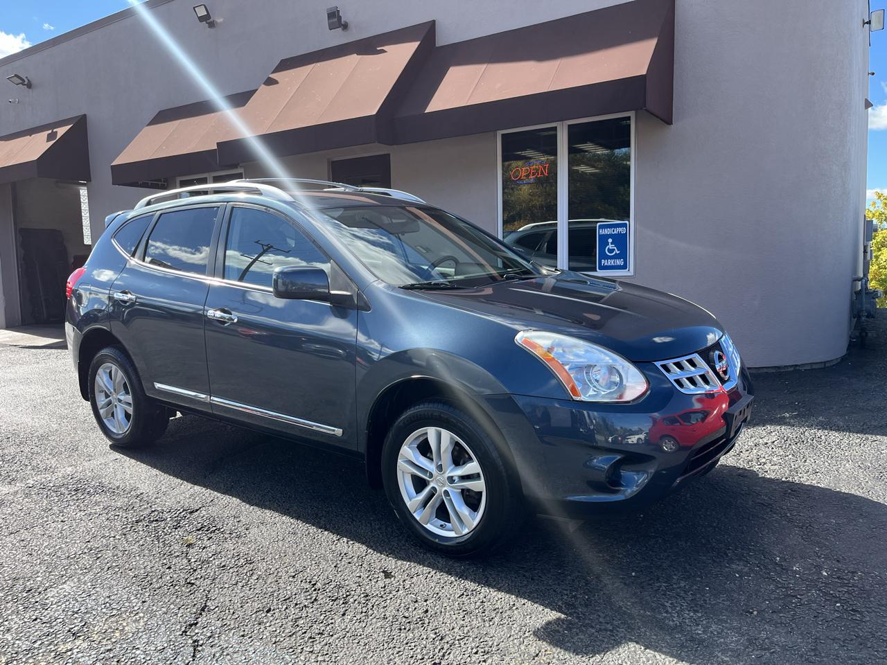 Nissan Rogue SV 4D SUV AWD 2013