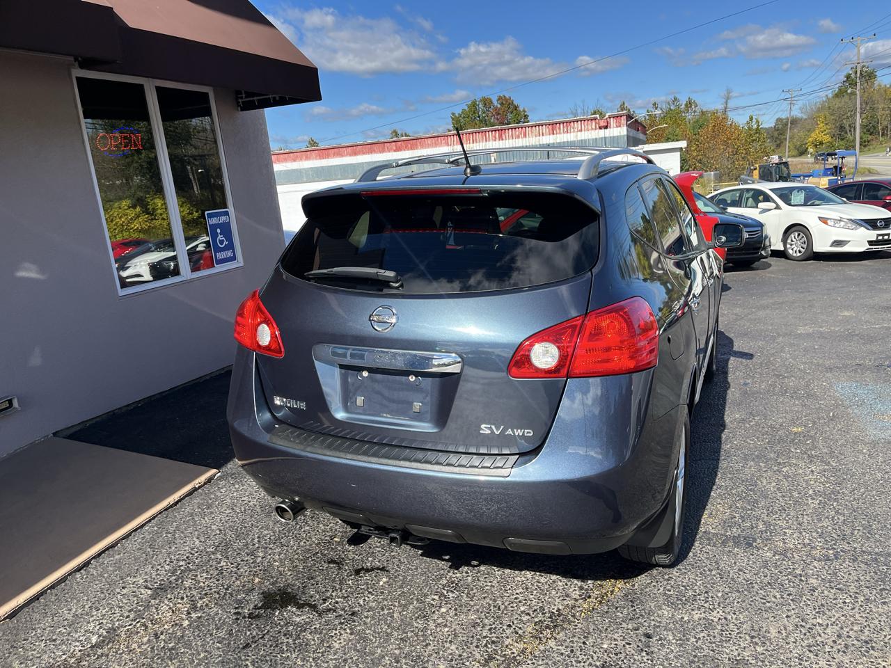 Nissan Rogue SV 4D SUV AWD 2013