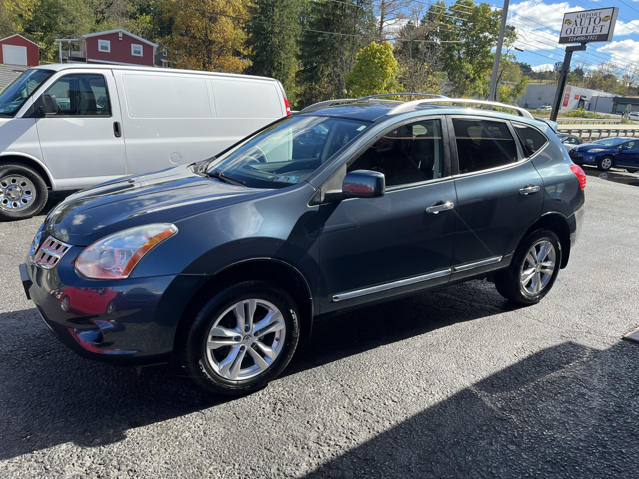 Nissan Rogue SV 4D SUV AWD 2013