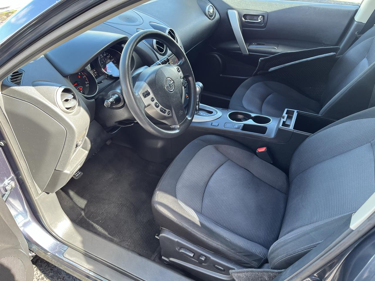 Nissan Rogue SV 4D SUV AWD 2013