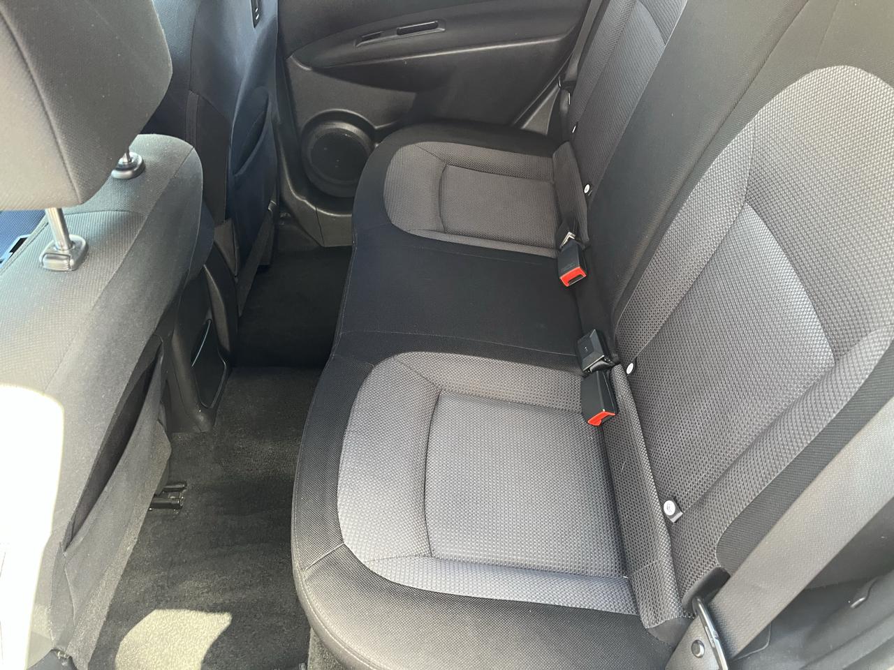 Nissan Rogue SV 4D SUV AWD 2013