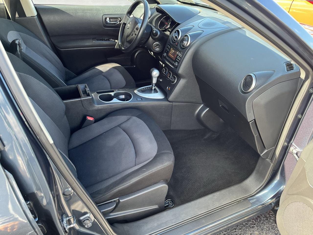 Nissan Rogue SV 4D SUV AWD 2013