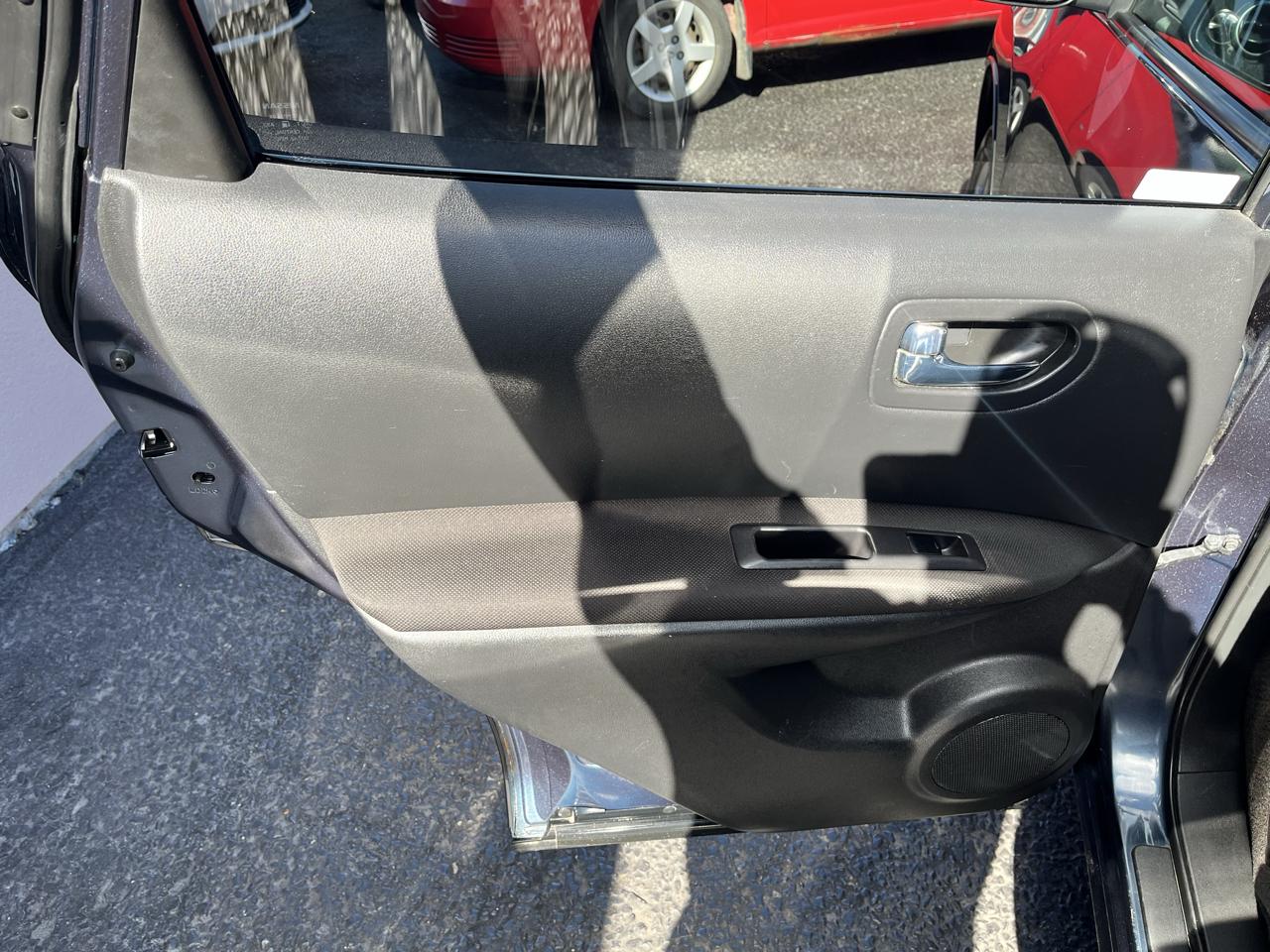 Nissan Rogue SV 4D SUV AWD 2013