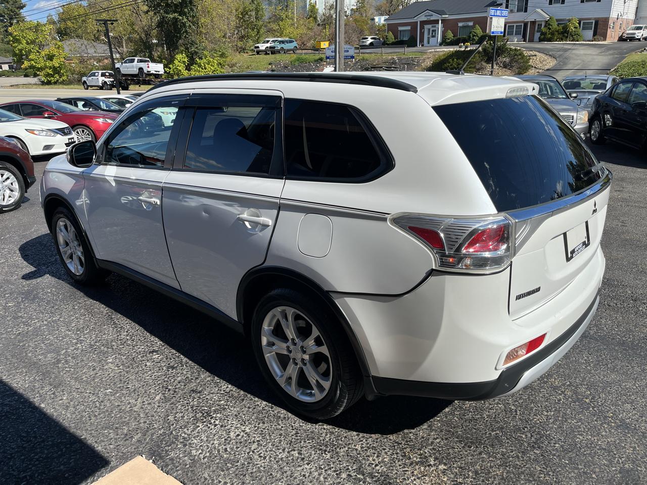 Mitsubishi Outlander SE S-AWC 2015