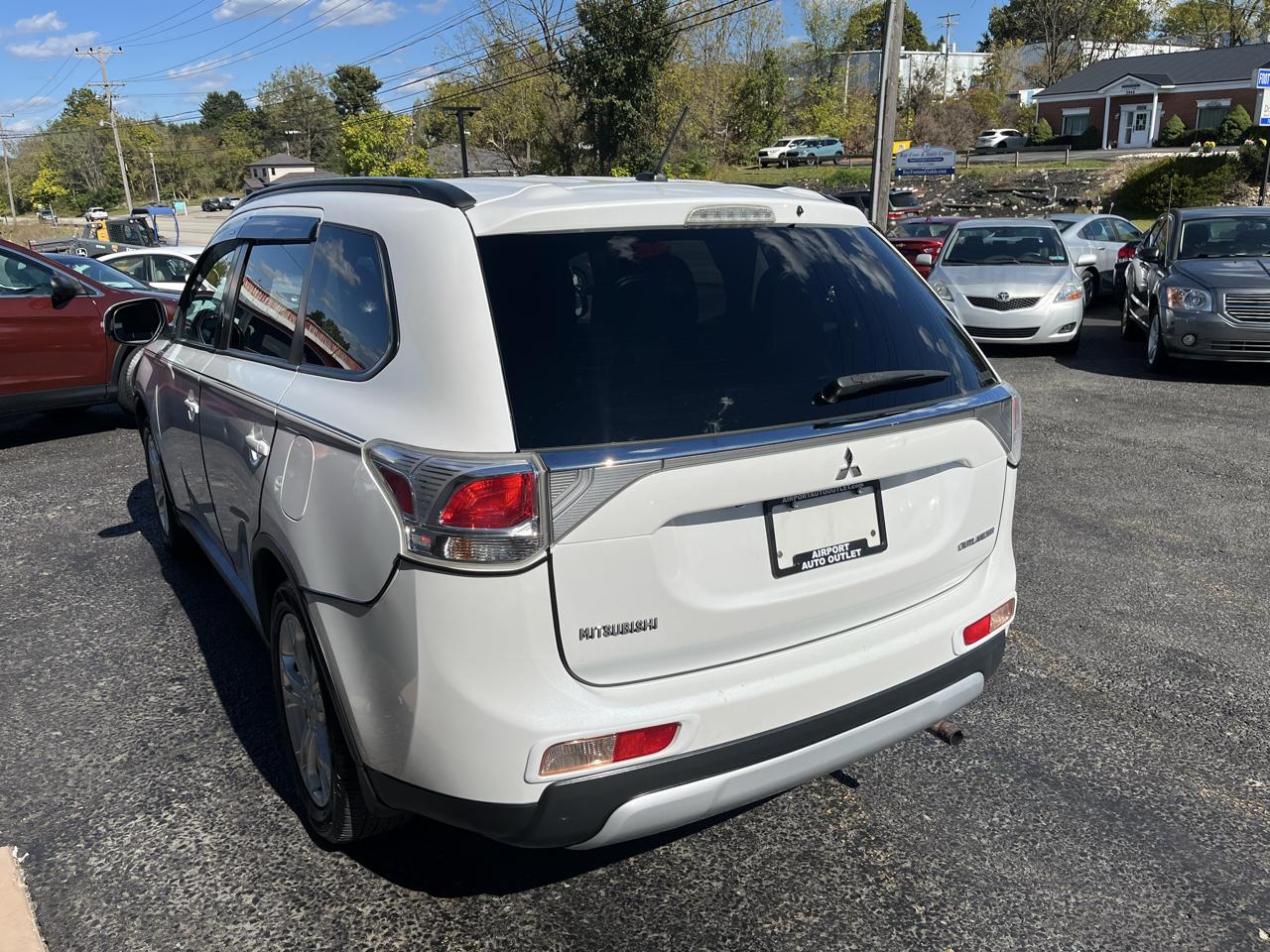 Mitsubishi Outlander SE S-AWC 2015