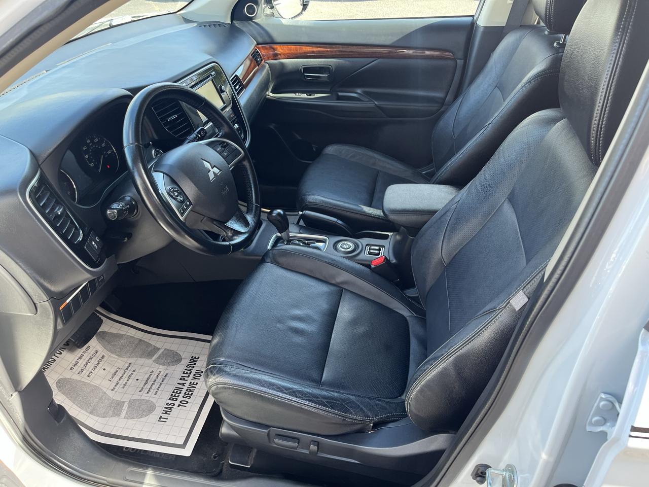 Mitsubishi Outlander SE S-AWC 2015