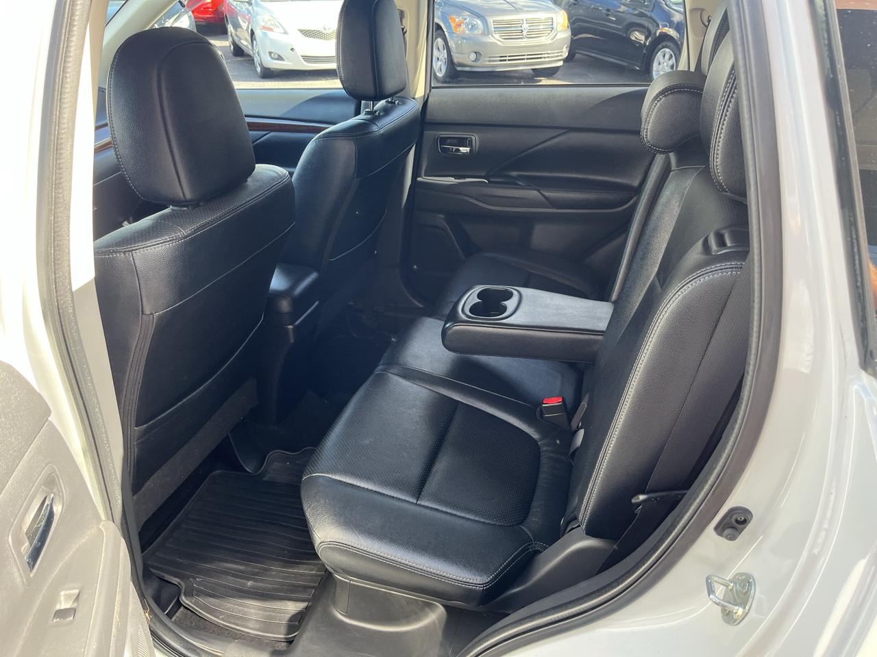 Mitsubishi Outlander SE S-AWC 2015