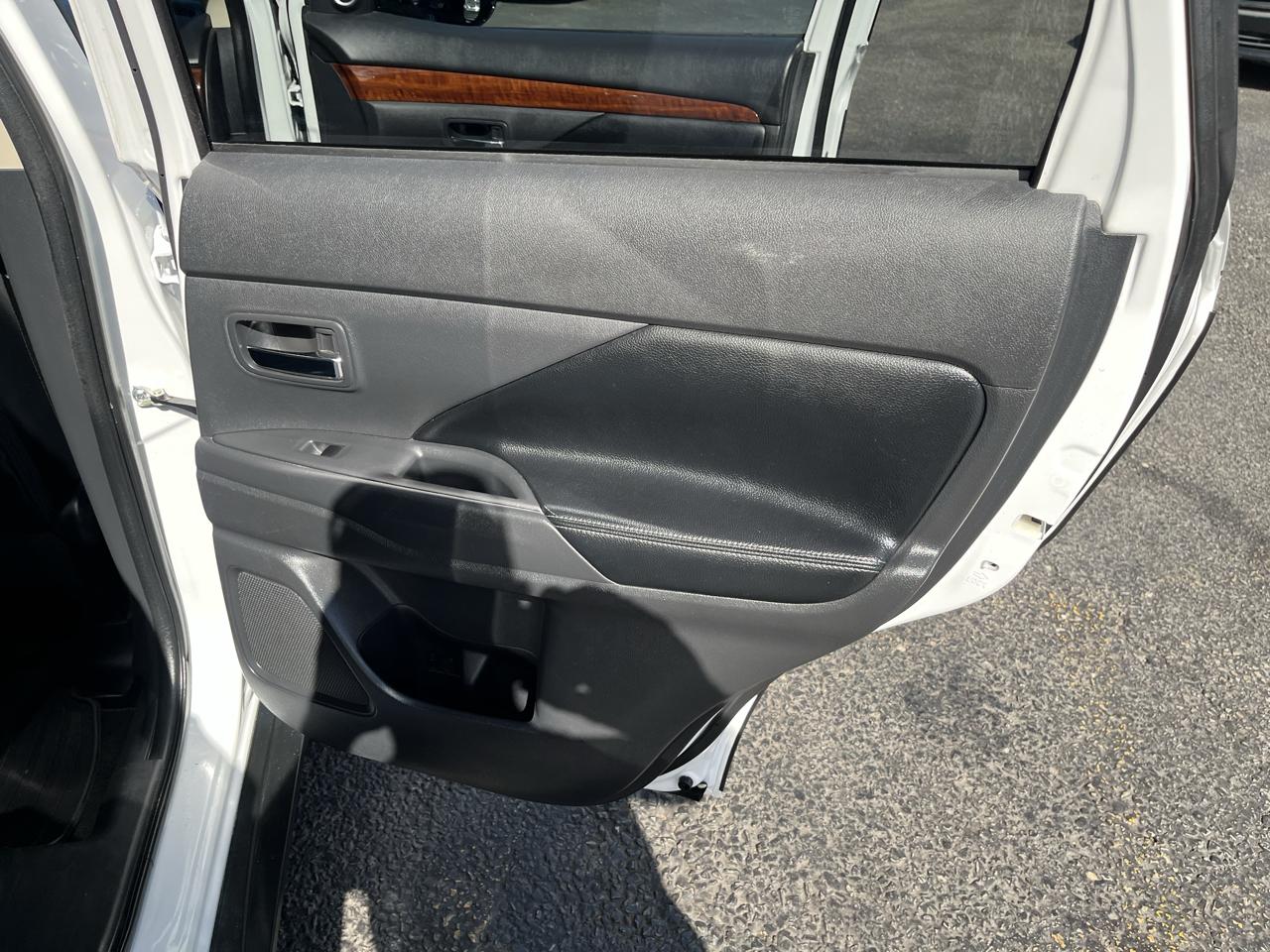 Mitsubishi Outlander SE S-AWC 2015