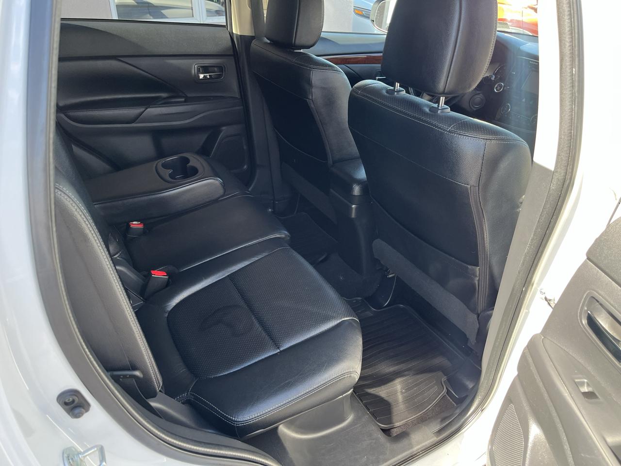 Mitsubishi Outlander SE S-AWC 2015