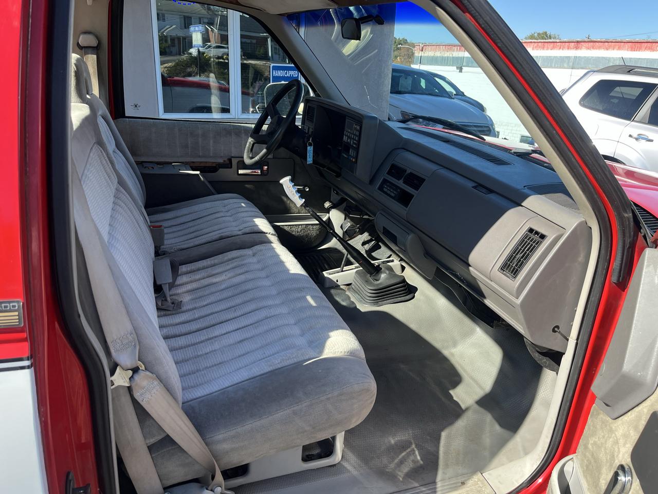 Chevrolet C/K 1500 Reg. Cab W/T 8-ft. Bed 4WD 1992