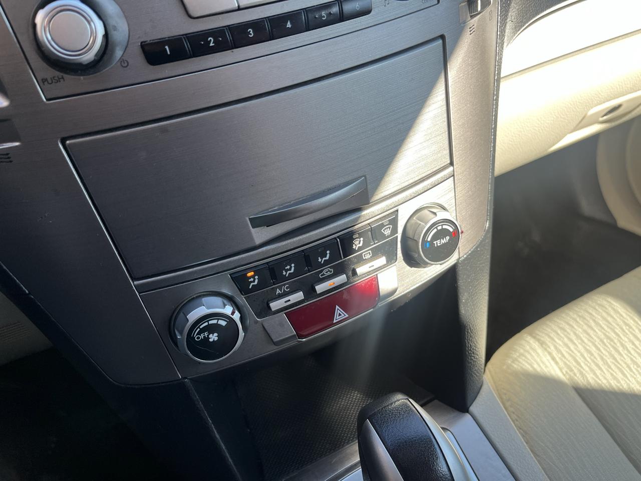 Subaru Outback 2.5i Premium 2012