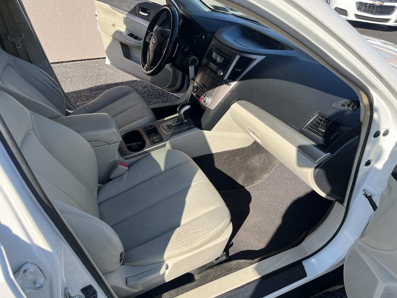 Subaru Outback 2.5i Premium 2012