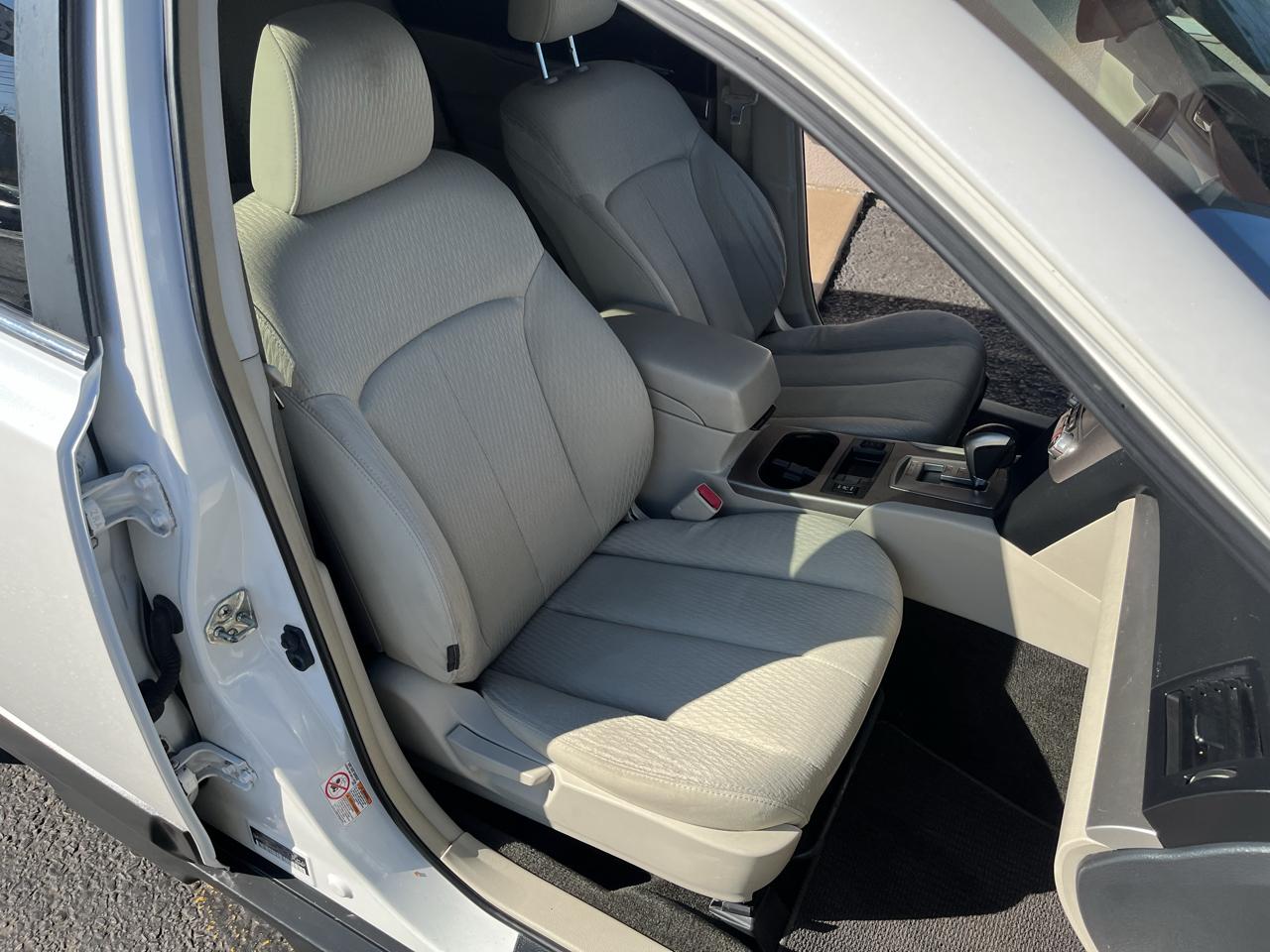 Subaru Outback 2.5i Premium 2012