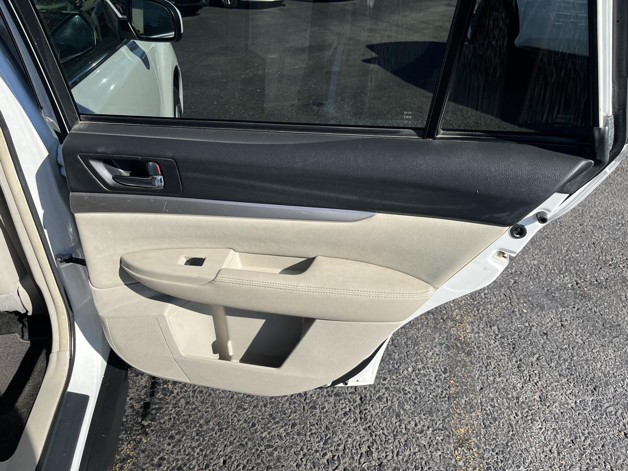 Subaru Outback 2.5i Premium 2012