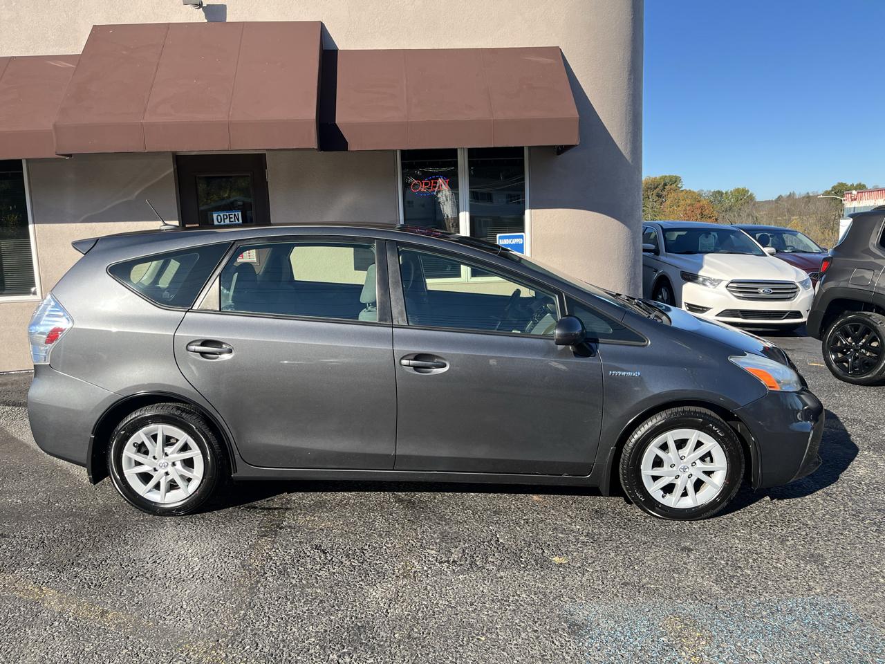Toyota Prius V Three 2013