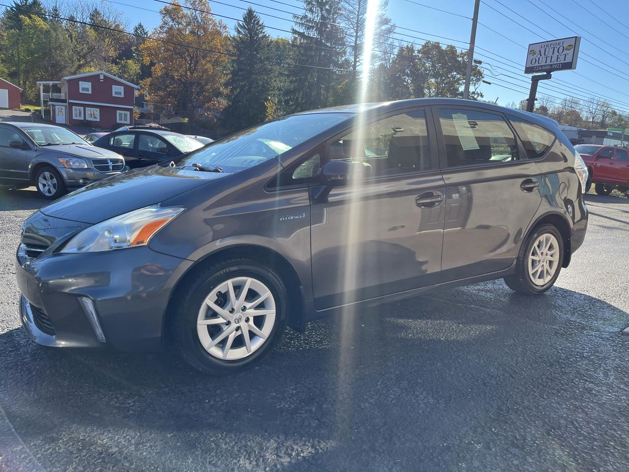 Toyota Prius V Three 2013
