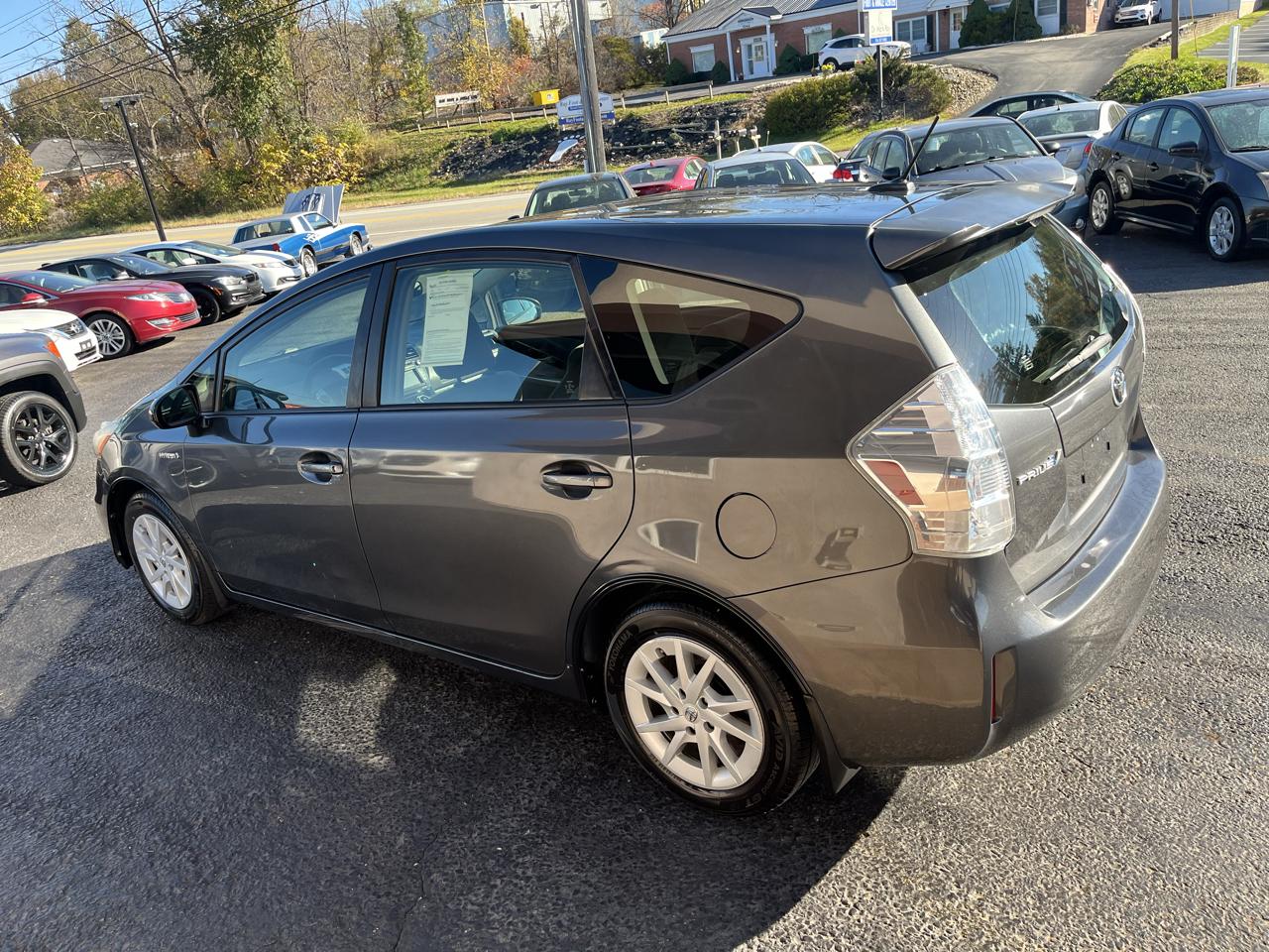 Toyota Prius V Three 2013