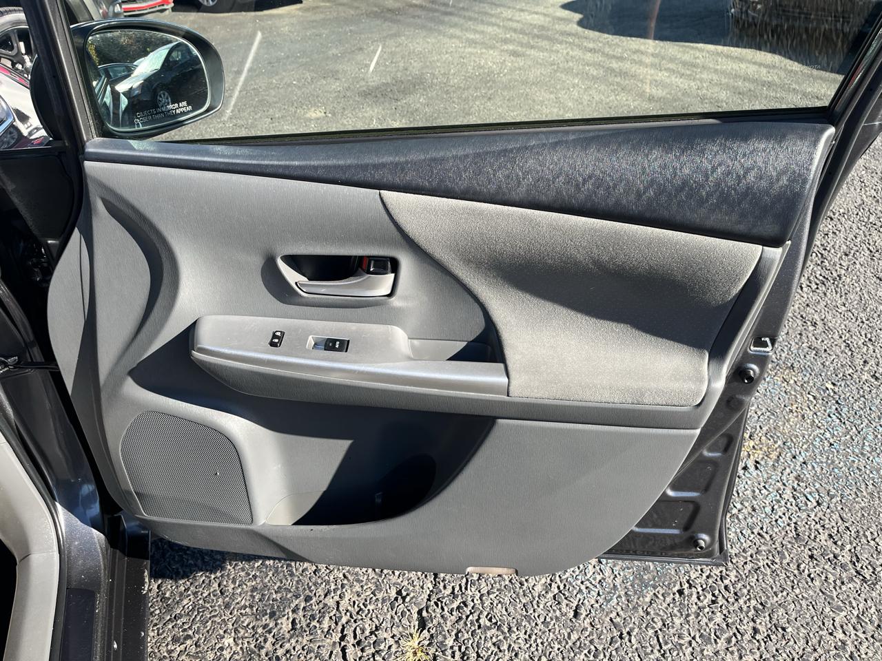 Toyota Prius V Three 2013