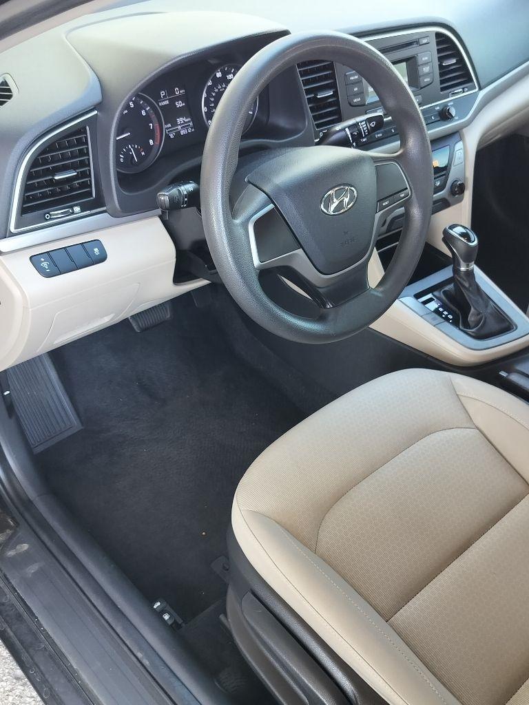 Hyundai Elantra SE 6AT 2017