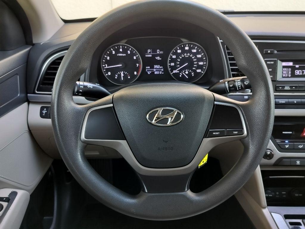Hyundai Elantra SE 6AT 2017