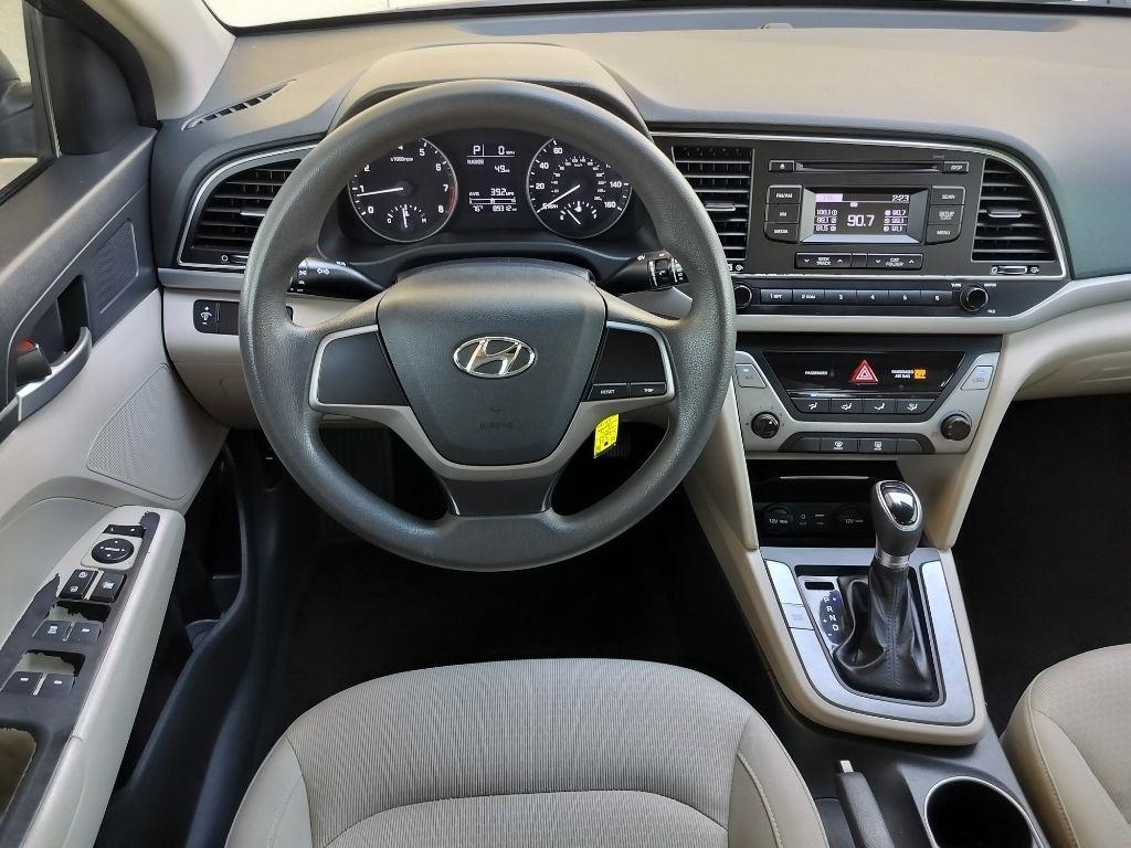 Hyundai Elantra SE 6AT 2017