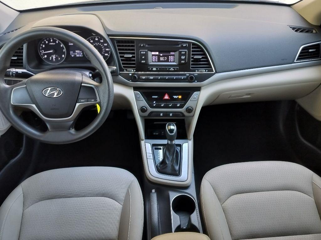 Hyundai Elantra SE 6AT 2017