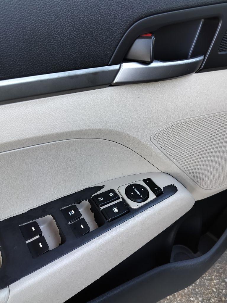 Hyundai Elantra SE 6AT 2017