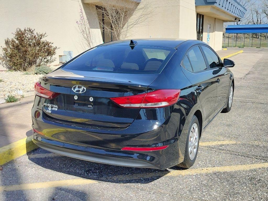 Hyundai Elantra SE 6AT 2017