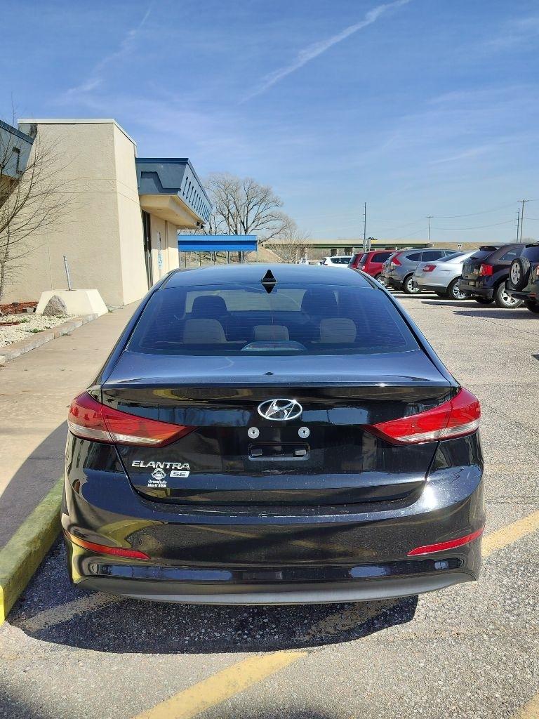 Hyundai Elantra SE 6AT 2017