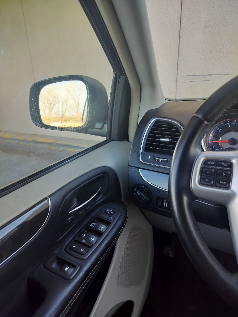 Chrysler Town & Country Touring 2014